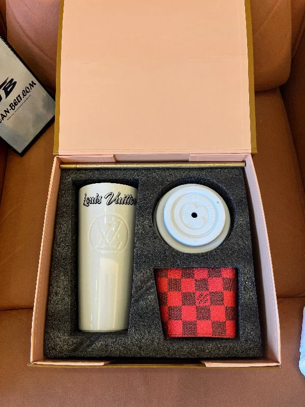 Louis  Vuitton  ceramics mug damier red