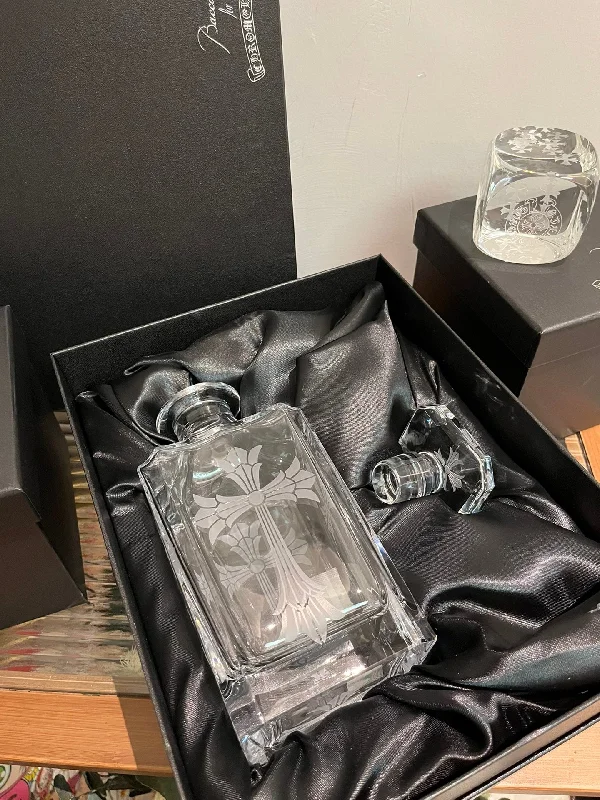 Chrome Hearts x Baccarat Collaboration - Handcrafted K9 Crystal Decanter with Laser-Etched Logo Chrome Hearts x Baccarat Collaboration - Handcrafted K9 Crystal Decanter with Laser-Etched Logo