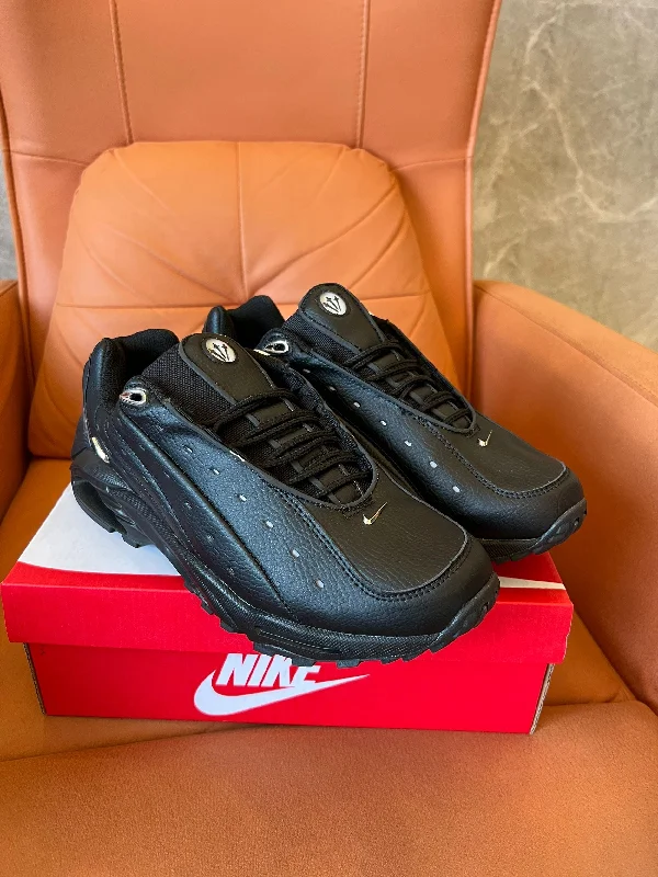 Nike Air Max Tailwind IV -  black leather retro sneakers
