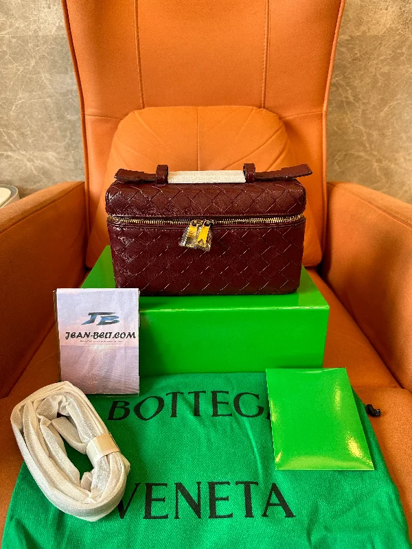 Bottega Veneta Intrecciato leather vanity case
