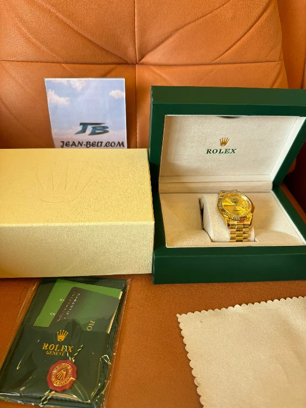 Rolex Day-Date 18K gold diamond dial luxury watch