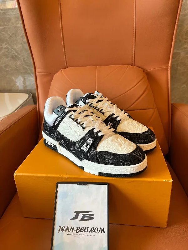 Louis Vuitton trainers white